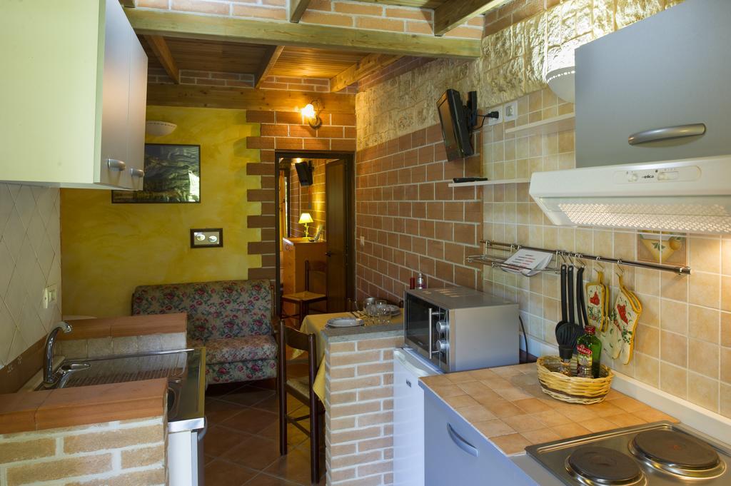 Country Apartments Castel di Decima Exterior photo